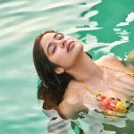 Hot Janhvi Kapoor Bikini Pics