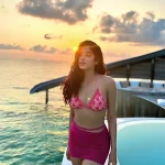 Janhvi Kapoor Hot Pics in Bikini